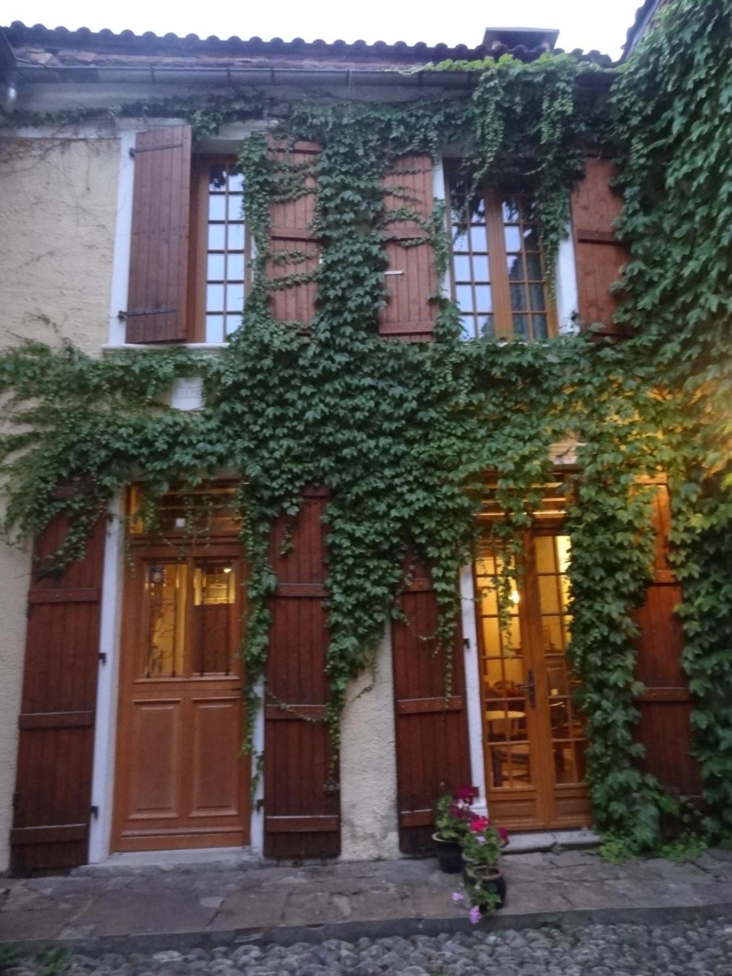 Le Pelerine Villa Sauveterre-de-Bearn Exterior foto